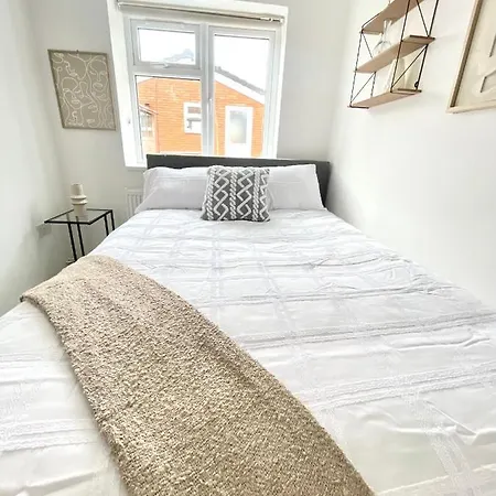 Apartman Retro 3 Bed, 2 En-suite Haven